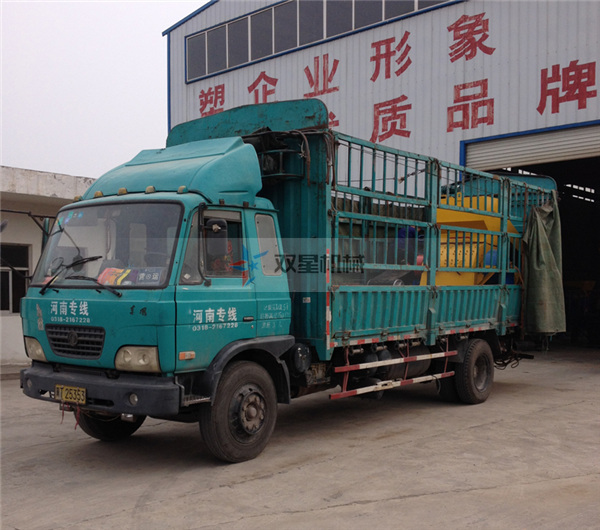 <a  target='_blank'><span>廢鐵破碎機</span></a>廠家設備發(fā)貨現(xiàn)場